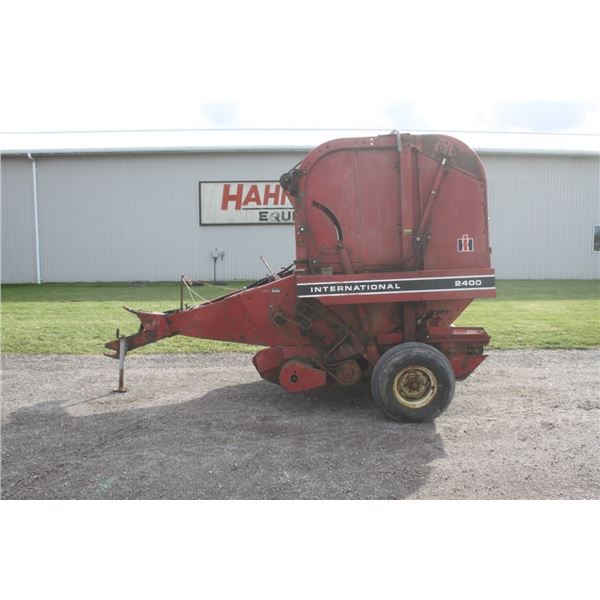 Int 2400 round baler, loacal consignment, made in USA