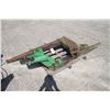 Image 6 : JD 240 SL quick tach loader, subframe, bucket