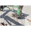 Image 9 : JD 240 SL quick tach loader, subframe, bucket