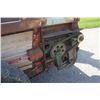 Image 14 : New Idea 218 manure spreader, made in the USA