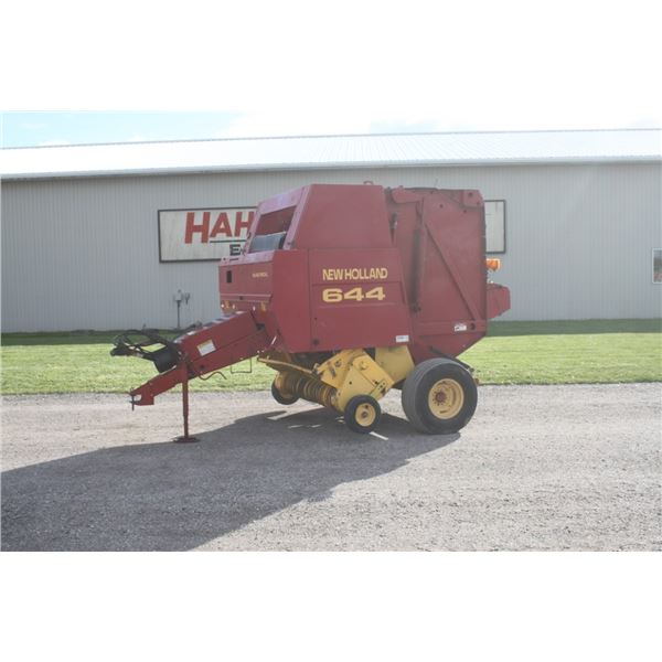 New Holland 644 round baler, net wrap, Silage Special