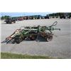 Image 5 : JD AW 12' wheel disc, Midwest harrow, scrapers