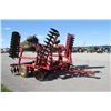 Image 4 : MF 820, 25' hydraulic folding disc