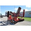 Image 8 : MF 820, 25' hydraulic folding disc