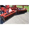 Image 9 : MF 820, 25' hydraulic folding disc