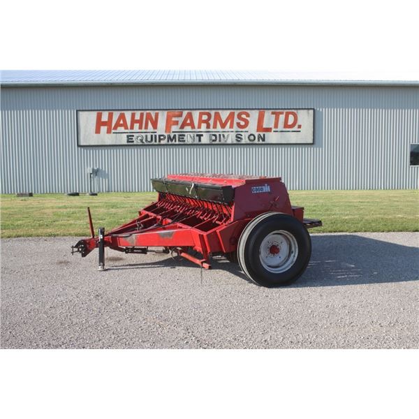 CIH 5100 21 run seed drill, grass box, made in USA