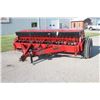 Image 2 : CIH 5100 21 run seed drill, grass box, made in USA