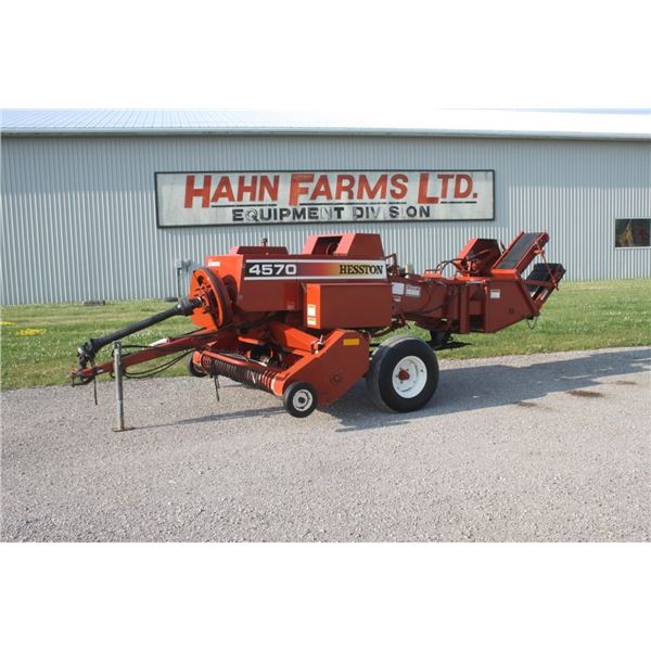 Hesston 4570 inline small square baler, T455 thrower