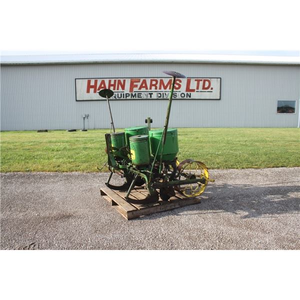 JD 2 row 3pth corn planter, 30", made in USA