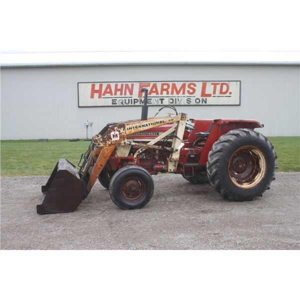 IH 574 2wd tractor, 1850 loader, 6293 hours