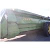 Image 10 : JD 680 tandem axle manure spreader, made in USA