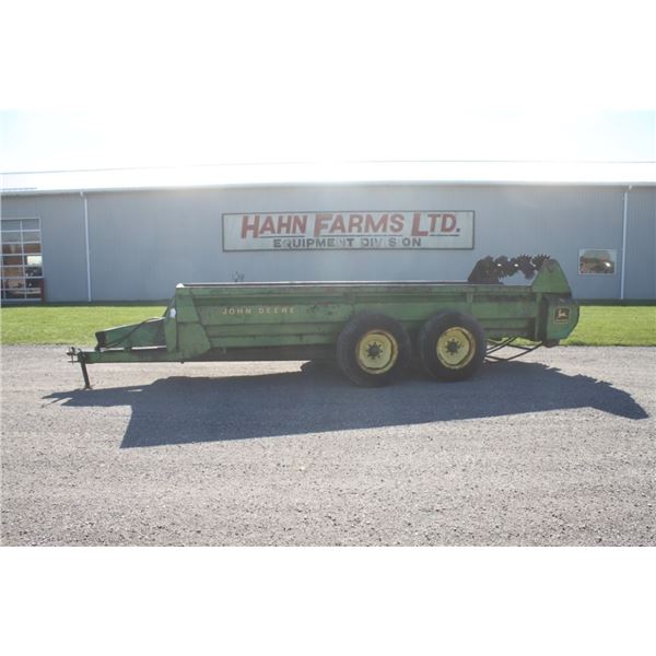 JD 680 tandem axle manure spreader, made in USA