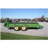 Image 4 : JD 680 tandem axle manure spreader, made in USA