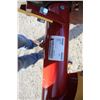 Image 15 : New Holland 513 single axle manure spreader