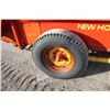 Image 17 : New Holland 513 single axle manure spreader