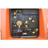 Image 10 : JLG 600S 4wd 60' man lift, dual fuel, 4569 hours