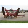 Image 5 : CIH 3950 24' hydraulic folding wheel disc, made in USA