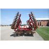 Image 7 : CIH 3950 24' hydraulic folding wheel disc, made in USA
