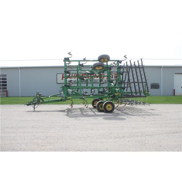 JD 2210 27' cultivator, 5 bar spike harrow, made in USA