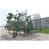 Image 8 : JD 2210 27' cultivator, 5 bar spike harrow, made in USA