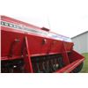 Image 12 : IH 5100 16 run seed drill, made in USA