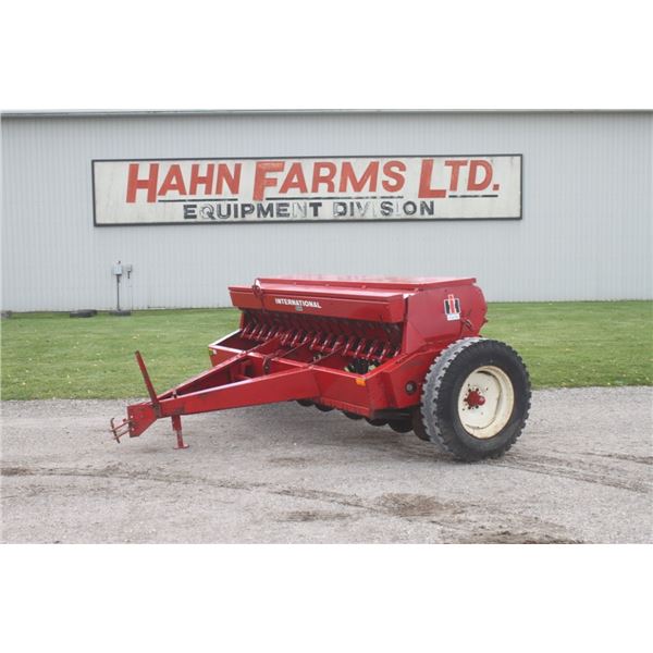 IH 5100 16 run seed drill, made in USA
