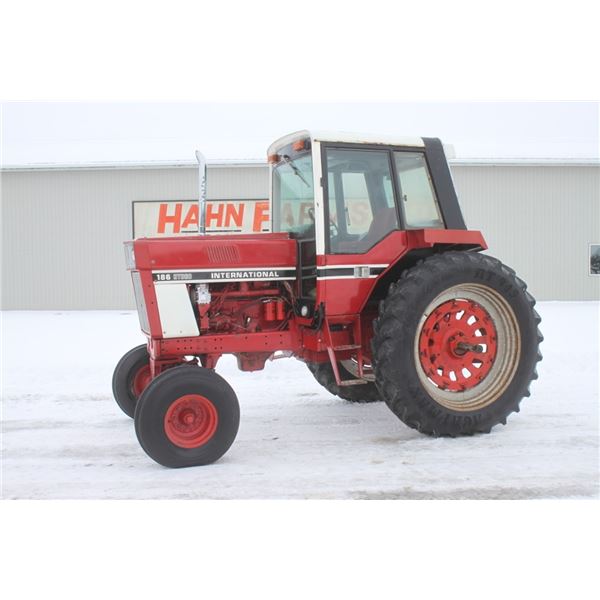 IH 186 Hydro 2wd tractor, cab, air, 5771 hrs, new A/C, made in USA