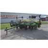 Image 10 : JD 7000 6 row planter, Kinze markers, dry fertilizer
