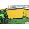 Image 15 : JD 7000 6 row planter, Kinze markers, dry fertilizer