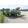 Image 3 : JD 7000 6 row planter, Kinze markers, dry fertilizer