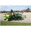Image 4 : JD 7000 6 row planter, Kinze markers, dry fertilizer