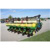 Image 5 : JD 7000 6 row planter, Kinze markers, dry fertilizer