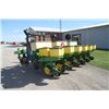 Image 7 : JD 7000 6 row planter, Kinze markers, dry fertilizer