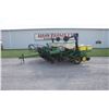 Image 9 : JD 7000 6 row planter, Kinze markers, dry fertilizer