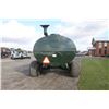 Image 7 : Husky 3000 gallon liquid manure tank, tandem axle