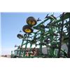 Image 15 : JD 2210 46'-8" cultivator, low acres, made in USA