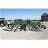 Image 23 : JD 2210 46'-8" cultivator, low acres, made in USA