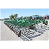 Image 27 : JD 2210 46'-8" cultivator, low acres, made in USA