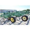 Image 29 : JD 2210 46'-8" cultivator, low acres, made in USA