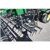 Image 9 : JD 2210 46'-8" cultivator, low acres, made in USA