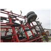 Image 15 : CIH Tigermate II 26-1/2' cultivator, made in USA