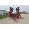 Image 3 : CIH Tigermate II 26-1/2' cultivator, made in USA
