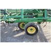 Image 10 : JD 960 24' hyd folding s-tine cultivator