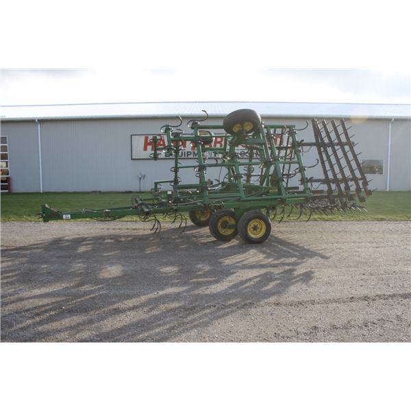 JD 960 24' hyd folding s-tine cultivator
