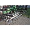 Image 9 : JD 960 24' hyd folding s-tine cultivator