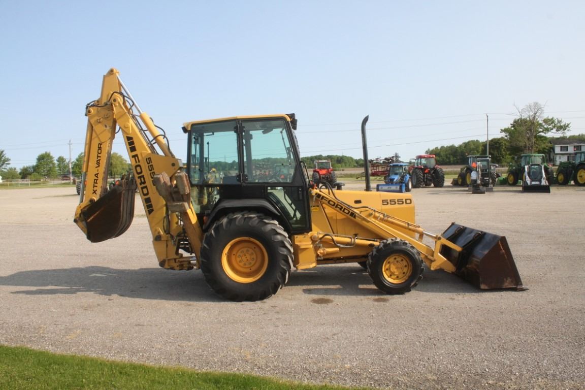 Ford 555D 4wd backhoe, cab, 2472 hours, made in USA