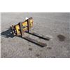 Image 2 : Farm King pin on pallet forks