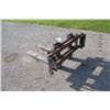 Image 4 : Farm King pin on pallet forks