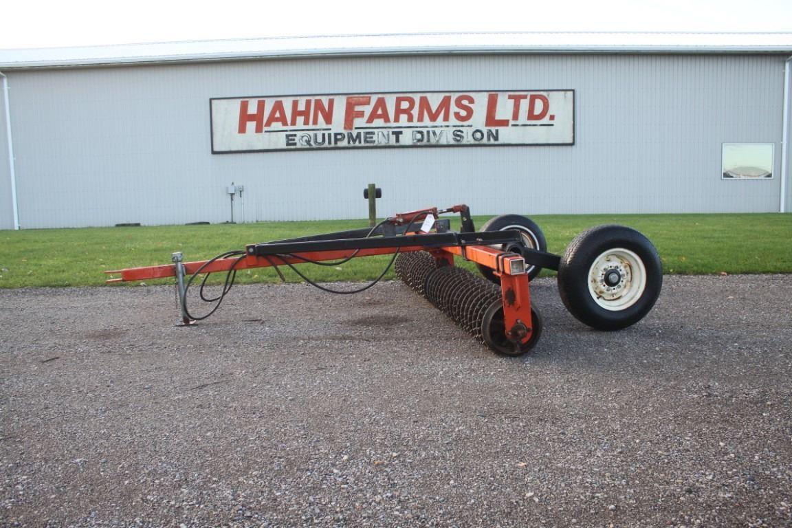 Turnco 11' transport sprocket packer, hydraulic lift