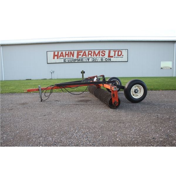 Turnco 11' transport sprocket packer, hydraulic lift